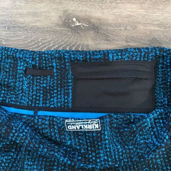 Kirkland Signature Active Crop Legging Tights - Picture 5 of 5